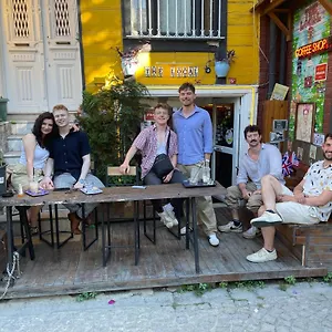 rezervați aici
